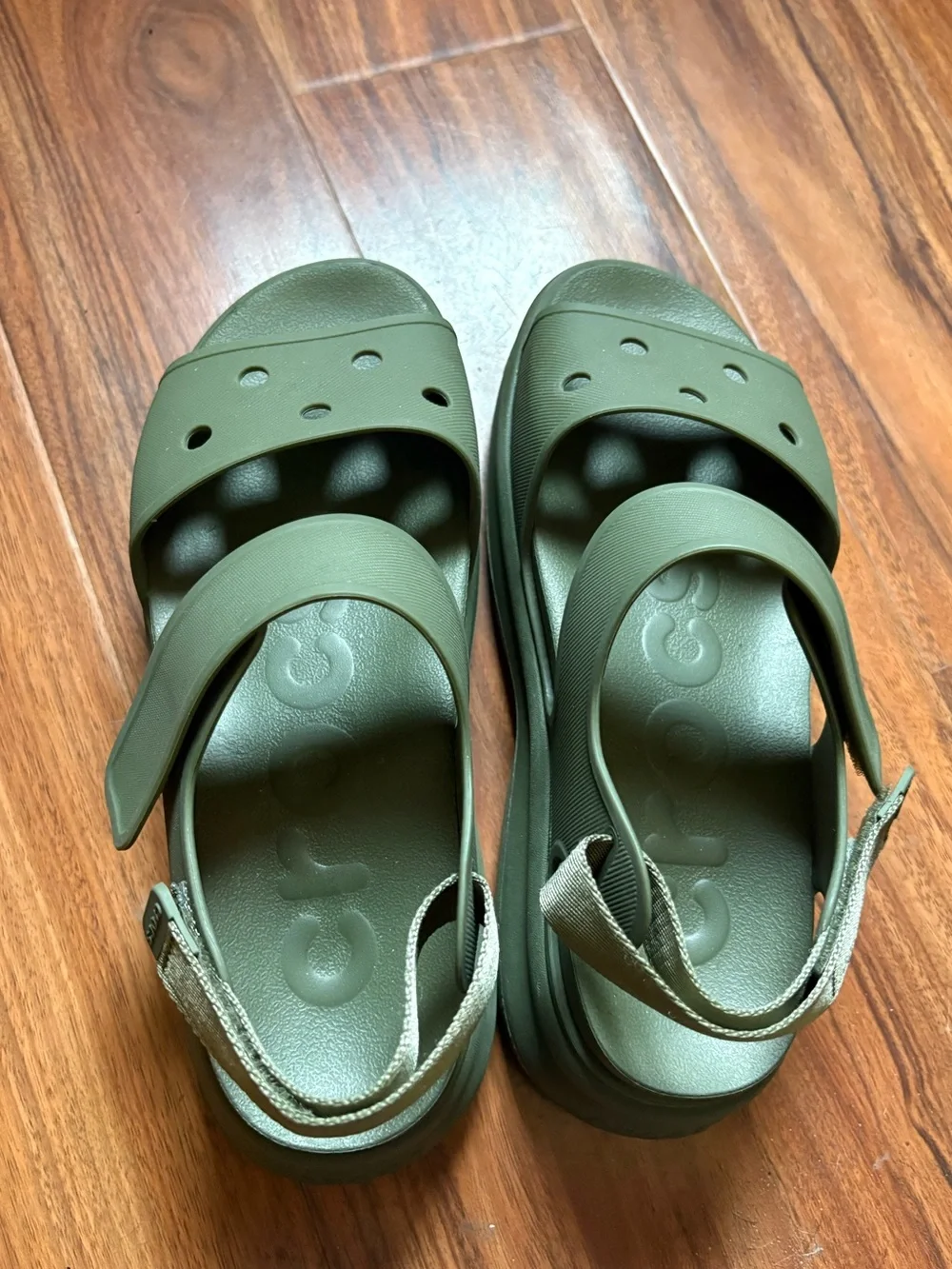 CROCS strap soho